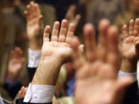 Senatul a adoptat, miercuri, cu amendamente, proiectul de lege privind abilitarea Guvernului de a emite ordonante in vacanta parlamentara