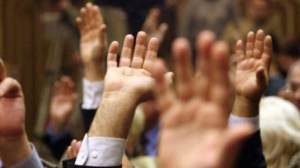 Senatul a adoptat, miercuri, cu amendamente, proiectul de lege privind abilitarea Guvernului de a emite ordonante in vacanta parlamentara