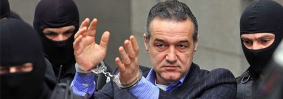 gigi becali dus in catuse