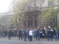 image-2013-10-6-15742995-41-miting-fata-dna-6-octombrie