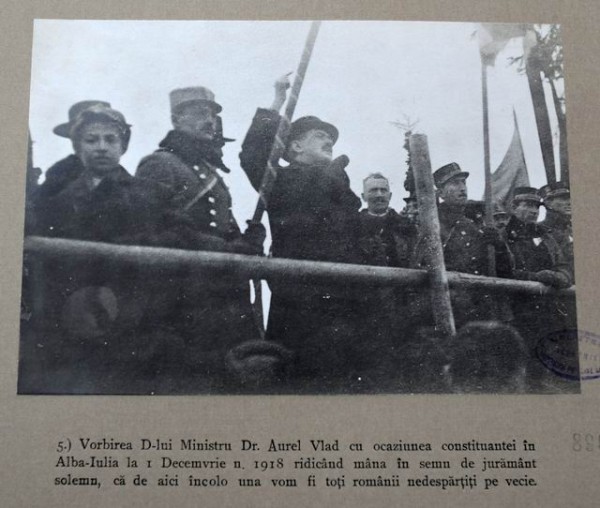 Resize-of-album-unire-1918-samoila-marza-LM0_1026