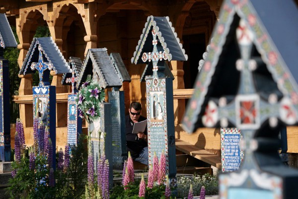 sapanta cimitirul vesel