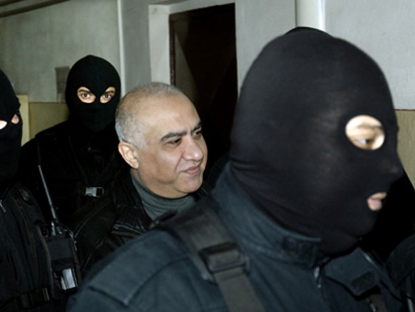 Instanta Curtii de Apel Bucuresti a aminat, pentru 21 noiembrie, procesul in care Omar Hayssam este judecat pentru rapirea jurnalistilor romani la Bagdad, judecatorul constatind ca nu au fost indeplinite anumite chestiuni procedurale pentru a incepe judecarea dosarului.