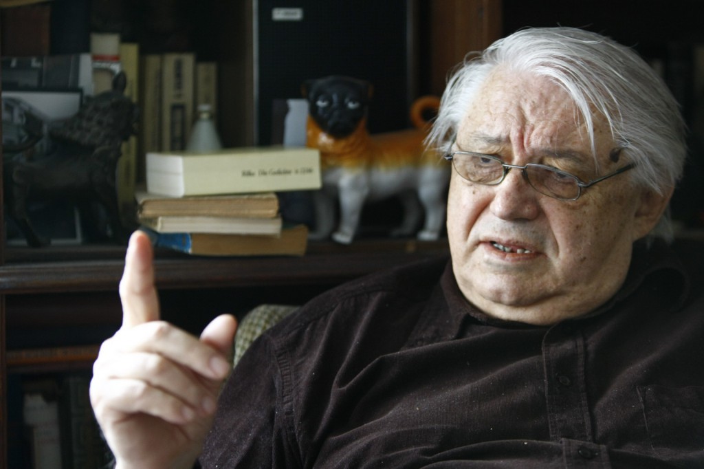 Scriitorul Nicolae Breban acorda un interviu pentru ziarul Adevarul, la locuinta sa din Bucuresti, marti, 17 septembrie 2013. (Eduard Enea)