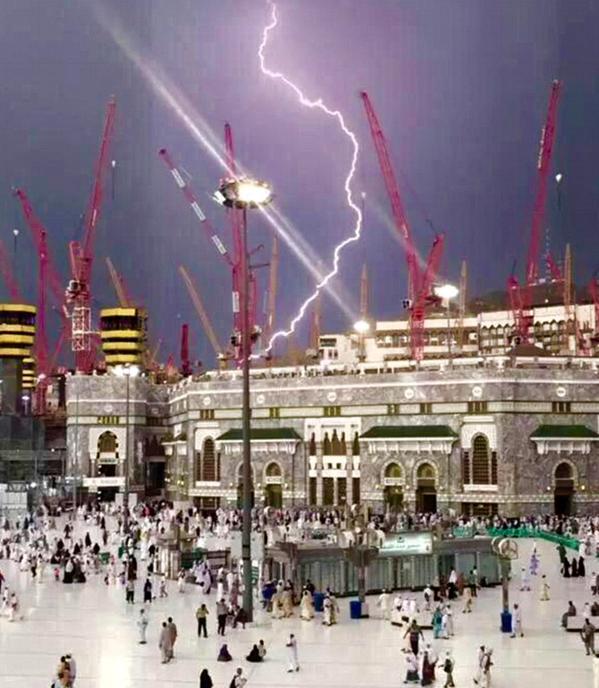 mecca - furtuna - macara - accident