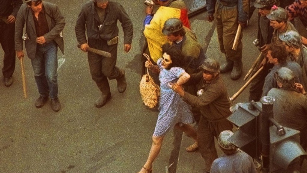 femeia in rochie albastra - mineriada 1990