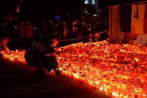 tragedia-de-la-colectiv-saptamana-de-veghe-statui-in-curtile-spitalelor-18519983