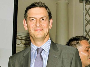 4-act-1-tifetz-inalt-200costin-borc-in-mijloc