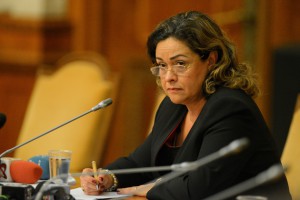 Candidata pentru functia de ministru al Muncii, Familiei, Protectiei Sociale si Persoanelor Varstnice, Claudia Ana Costea este audiata de Comisia pentru munca si protectie sociala, la Palatul Parlamentului, luni, 16 noiembrie 2015. CODRIN PRISECARU / MEDIAFAX FOTO