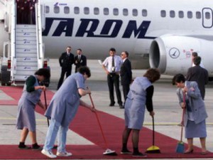 greva-generala-la-tarom-managerul-strain-nu-a-fost-pe-placul-angajatilor-177084-465x390