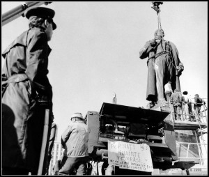 14-Lenin-in-Bucharest-3-martie-1990-Foto-Dinu-Lazar
