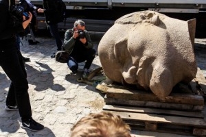 lenin-sculpture-head-once-buried-goes-on-display