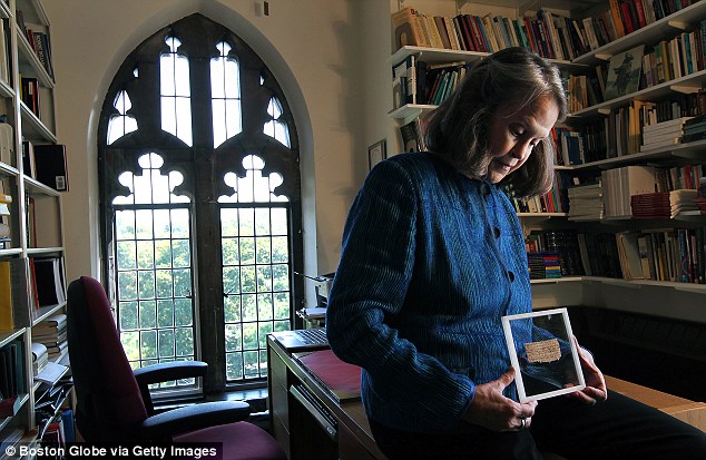 papirus - isis - sotie