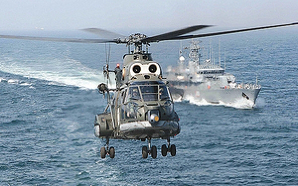 exercitii-nato-elicopter-nava