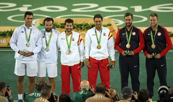 mergea-tecau-podium