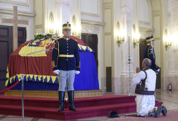 regina ana - catafalc - palatul regal