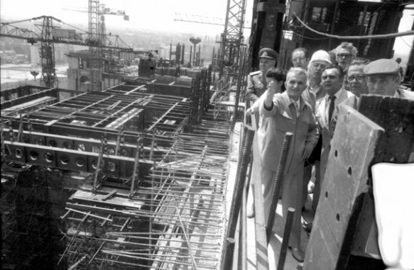 ceausescu-casa-poporului