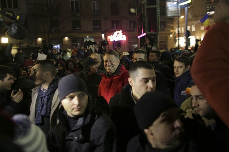 iohannis-piata-universitatii-proteste
