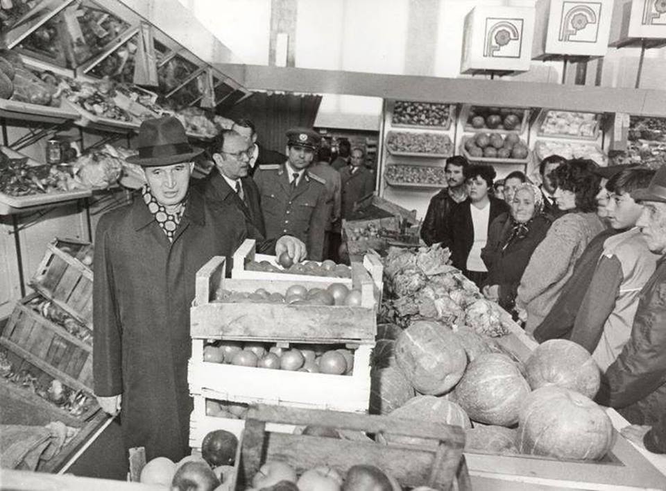 ceausescu_vizita-magazin