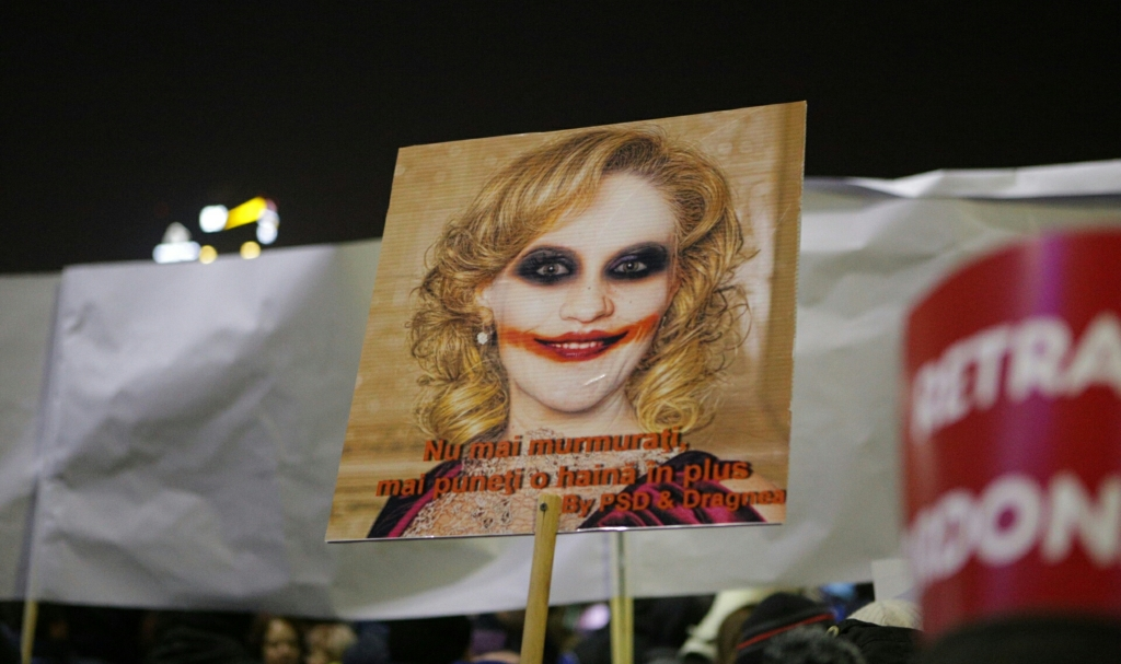 firea-pancarta-protest-gratiere