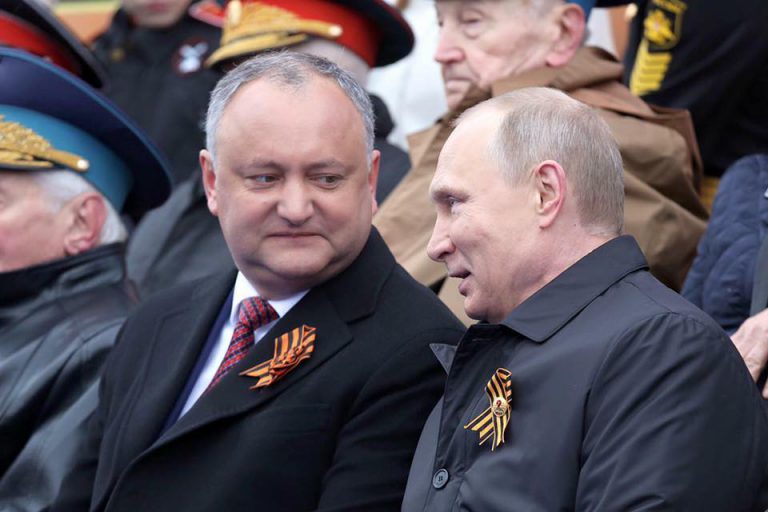 Calul troian al lui Dodon şi Putin pentru Europa. Orice om de afaceri rus poate cumpăra cetățenia R. Moldova