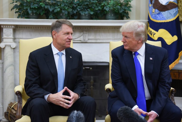 Domnule Presedinte Trump, va rog sa nu il „jumuliti” pe Iohannis !