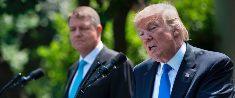 Trump şi Iohannis şi-au jurat LOVE pentru totdeauna şi şi-au făcut reciproc promisiuni uriaşe! Trump se va ţine de cuvînt! O va face şi Iohannis?!